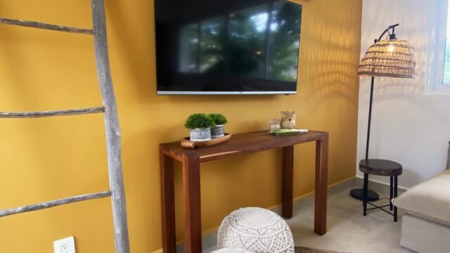 10-Art-and-Decor.jpg