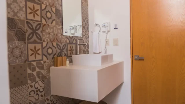21.-Bathroom.webp