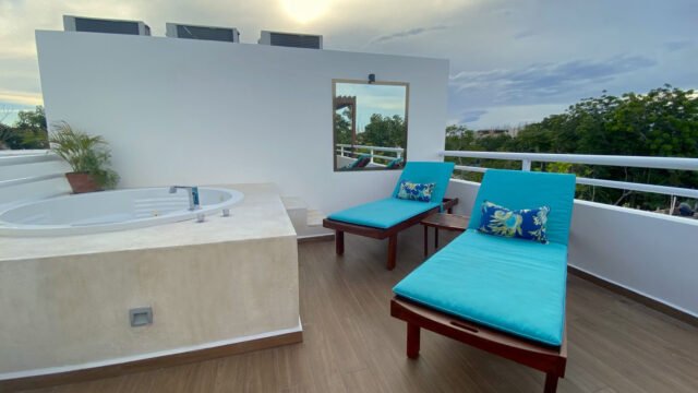 24-Terrace-and-Jacuzzi.jpg