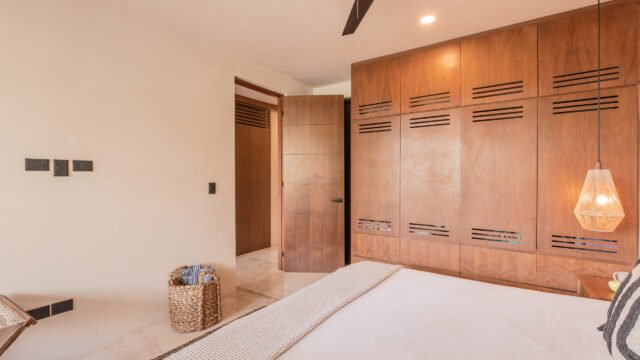 Itza-206-25.jpg