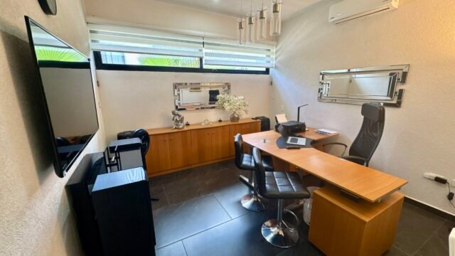 Main-level-bedroom-or-office-1.jpg