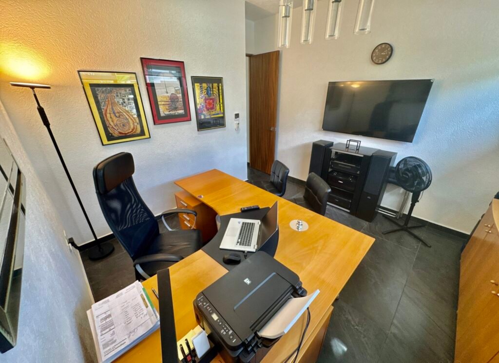 Main-level-bedroom-or-office.jpg