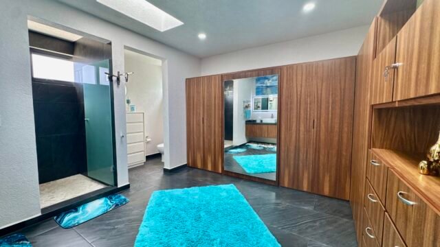 Master-Bathroom-1.jpg