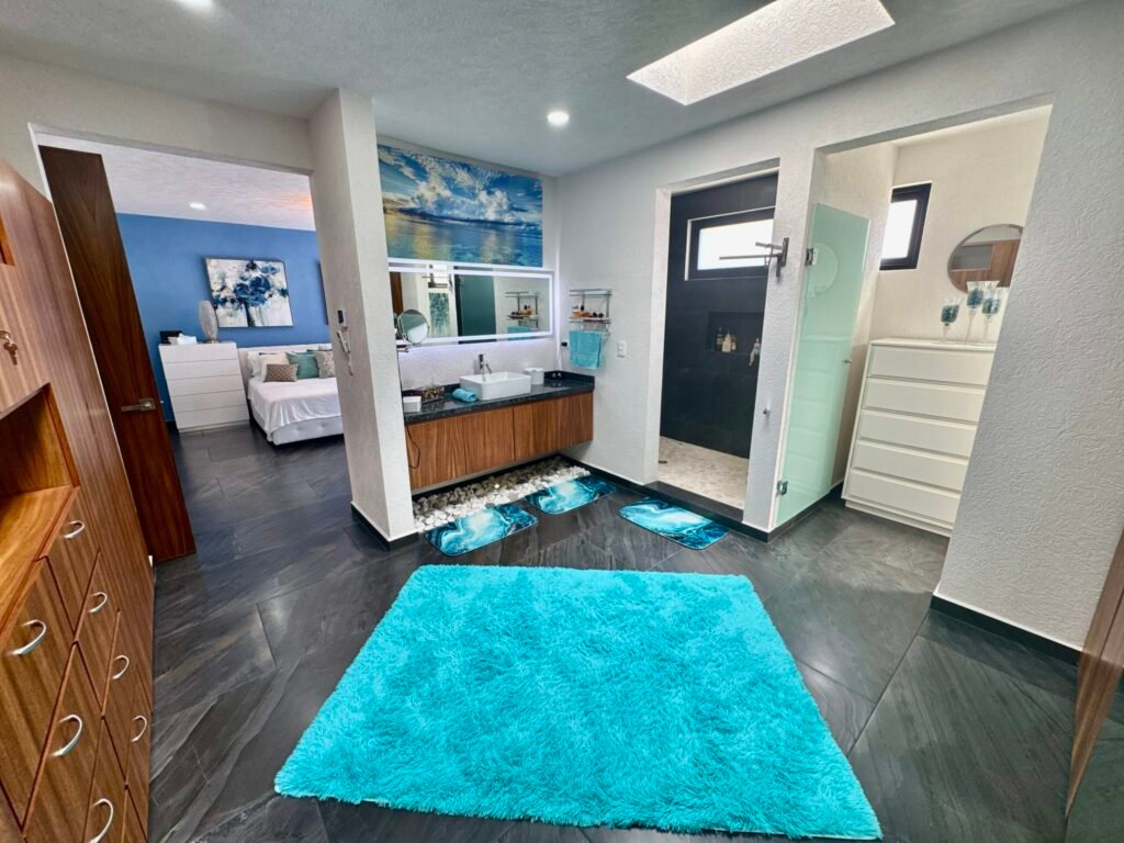 Master-Bathroom.jpg
