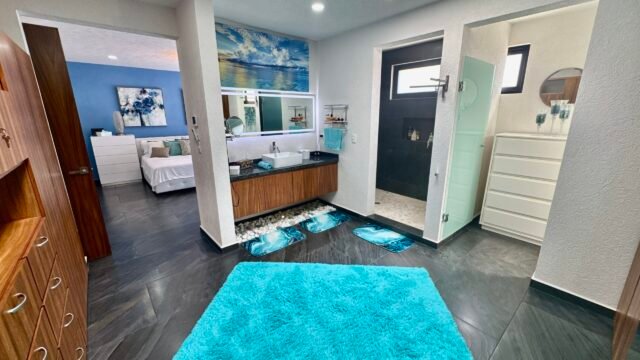 Master-Bathroom.jpg