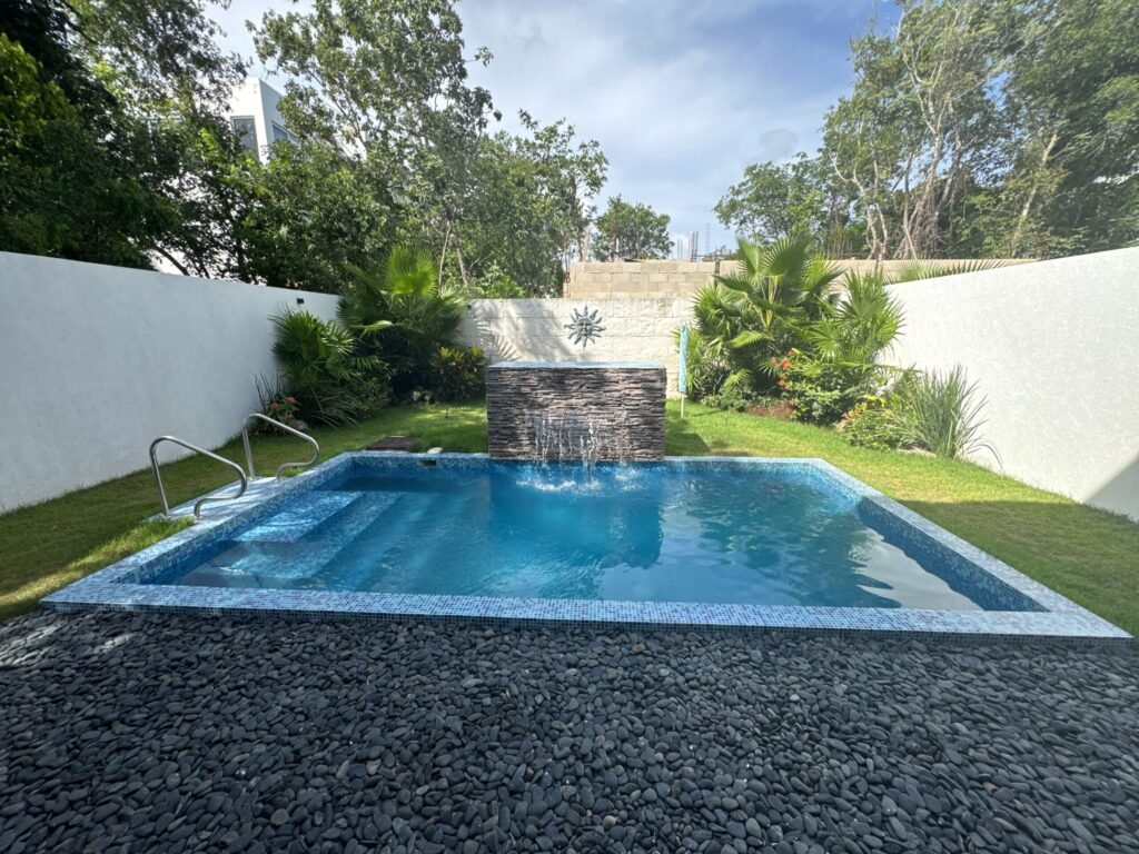 Pool.jpg