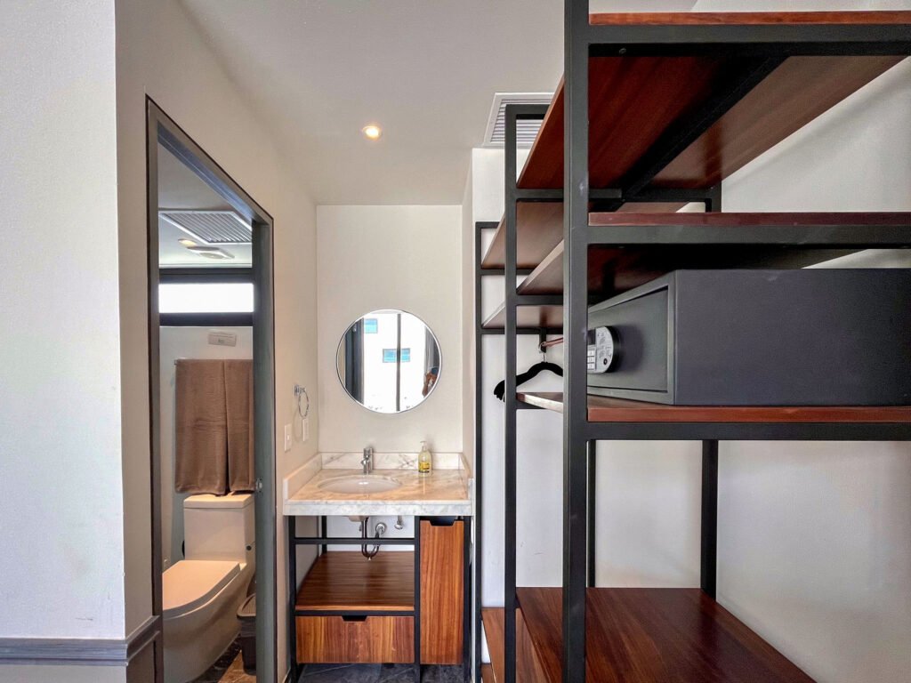 Singular-Joy-3-Bed-Condo-New-22.jpg