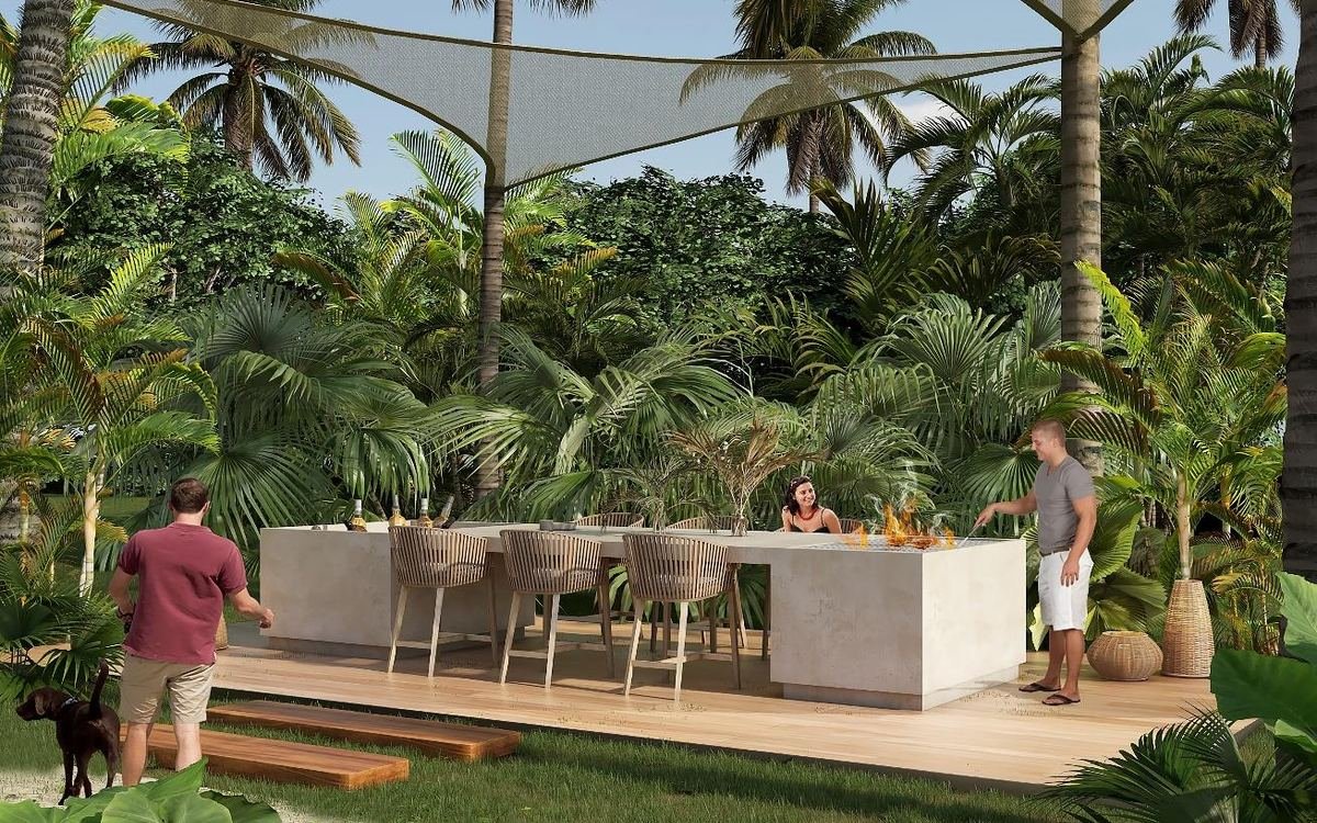 Caracol grill terrace among palms